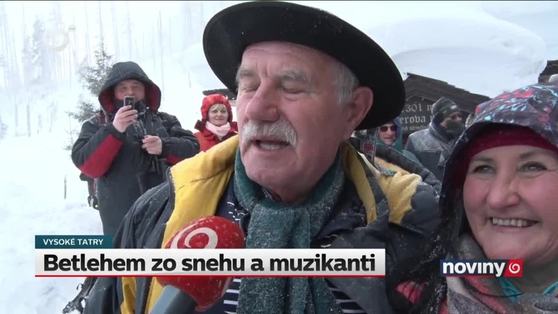 Betlehem zo snehu a muzikanti