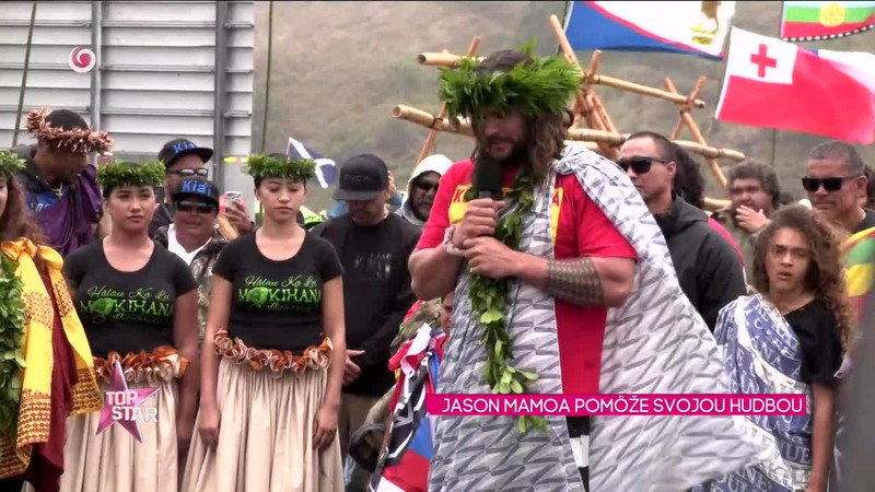 JASON MAMOA POMÔŽE SVOJOU HUDBOU
