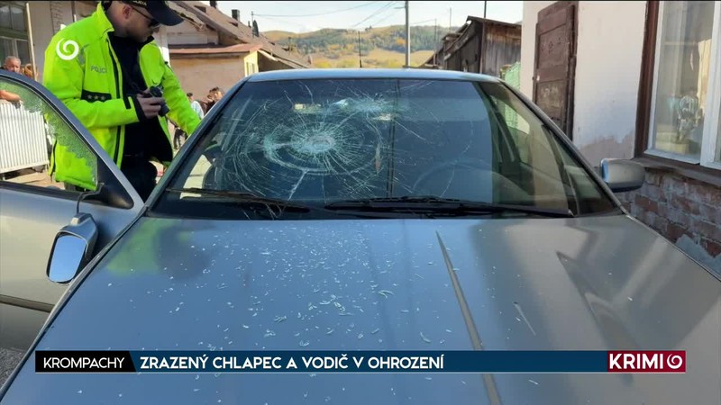ZRAZENÝ CHLAPEC A VODIČ V OHROZENÍ