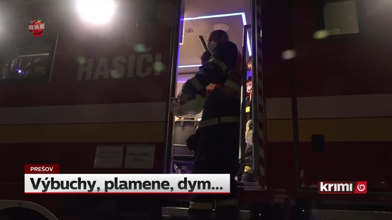 Výbuchy, plamene, dym..