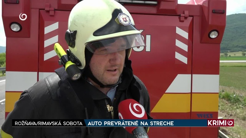 AUTO PREVRÁTENÉ NA STRECHE