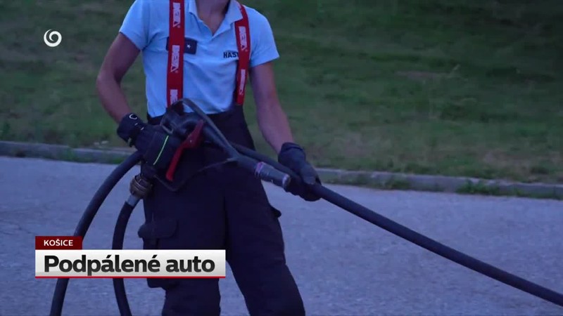 Podpálené auto