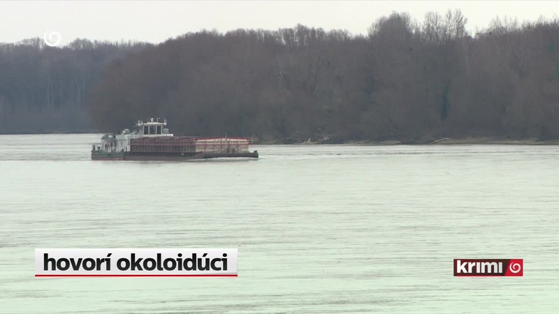 Lodník mal spadnúť do Dunaja