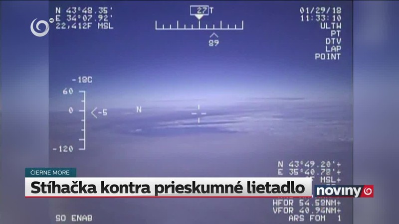 Stíhačka kontra prieskumné lietadlo