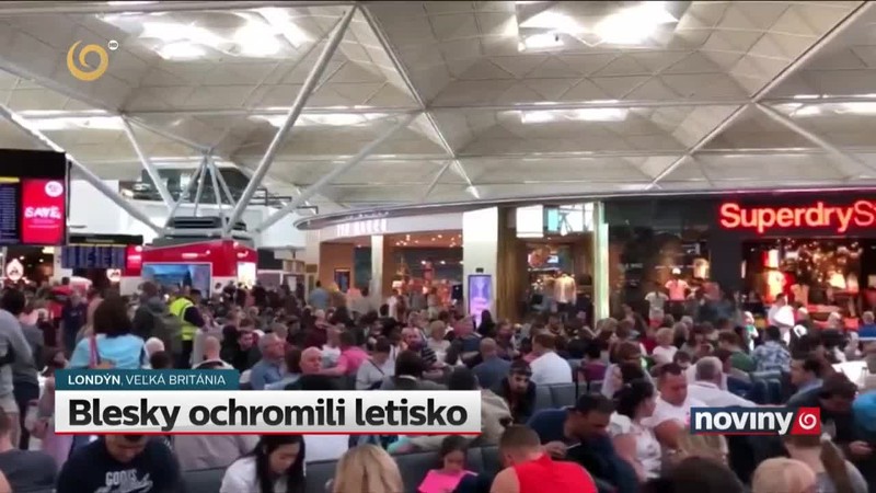 Blesky ochromili letisko