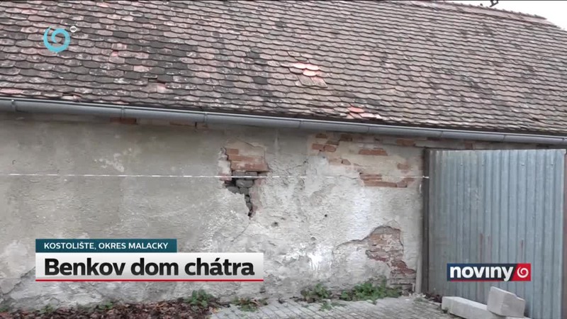 Benkov dom chátra