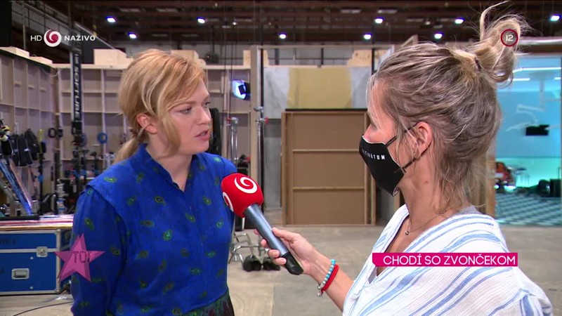 CHODÍ SO ZVONČEKOM