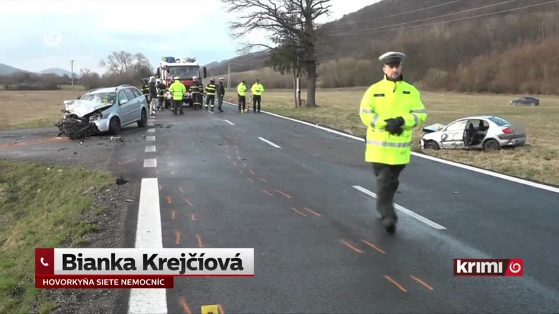 Dvaja zranení po čelnej zrážke