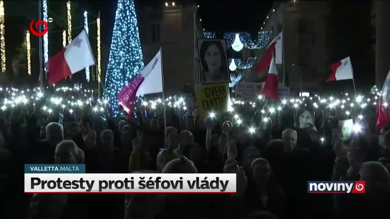 Protesty proti šéfovi vlády