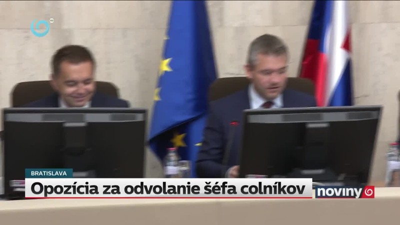 Opozícia za odvolanie šéfa colníkov