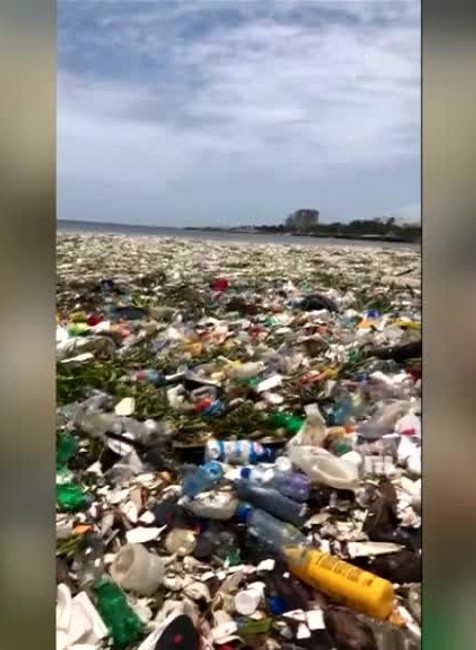 More plné plastov. Pohľad na vlny v Dominikánskej republike, trhá za srdce2043