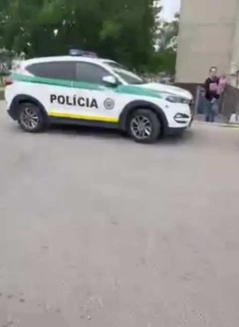 [multi] policajti pred uradom inspekcnej sluzby 10497