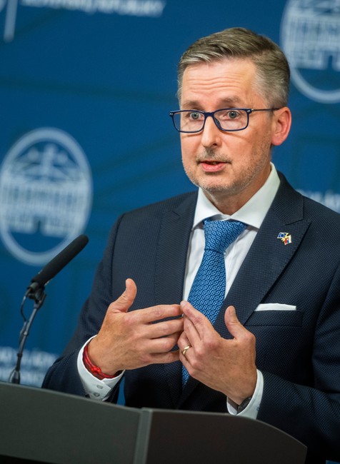 minister hospodárstva SR Peter Dovhun vláda energie ceny elektriny domácnosti (4)