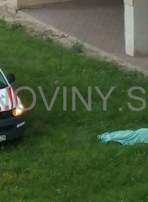 bezvládne telo muža 