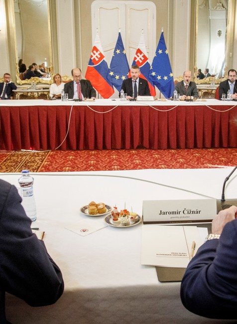 Pellegrini a Čižnár - rokovanie za okrúhlym stolom 