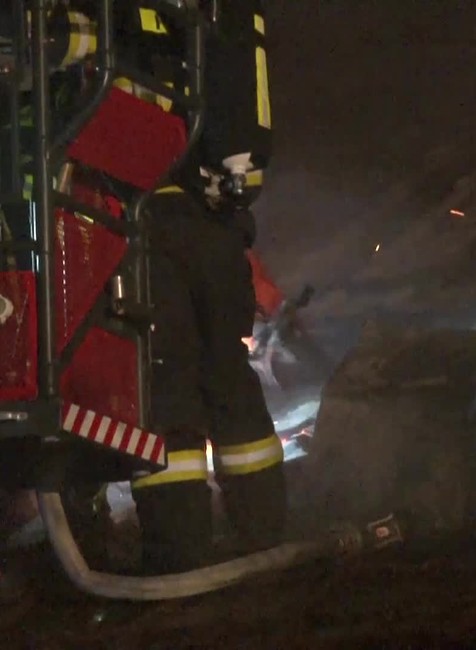 [multi] rodinny dom v plamenoch. 4576