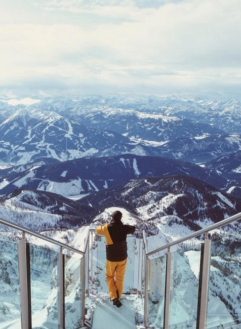 Most nad ľadovcom Dachstein v Rakúsku 