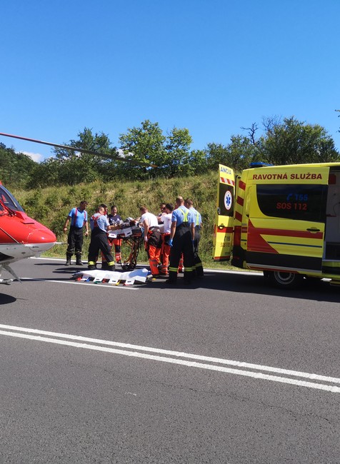 Vážna dopravná nehoda na R2.