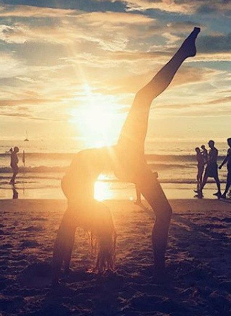 Ekaterina na pláži v Thajsku 