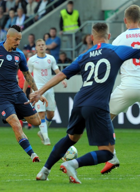 Zásah záchranárov počas zápasu Ligy národov: Fanúšik prestal dýchať