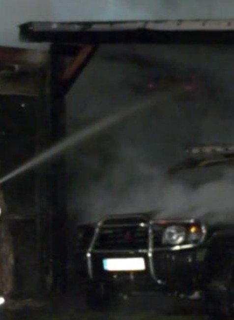 Autá viacerých rodín zachvátil požiar. Škody boli miliónové