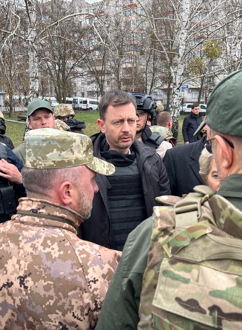 Premiér Eduard Heger na Ukrajine