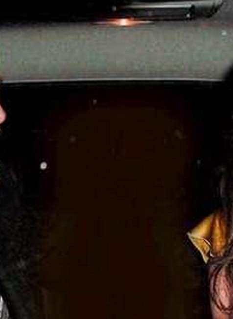 Brad Pitt, Angelina Jolie, v aute, auto, smejú sa