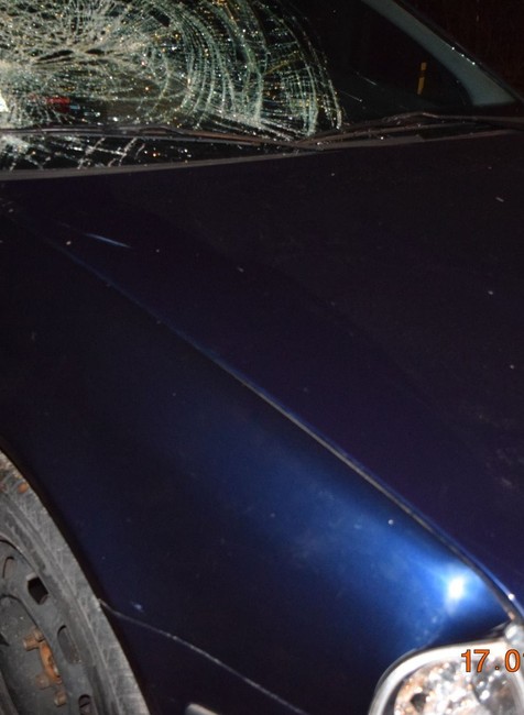 Tragická nehoda pri Šuranoch. Muž (53) vystúpil z auta a ihneď ho zrazilo auto 