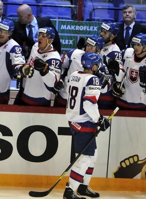 Slovenská striedačka po góle