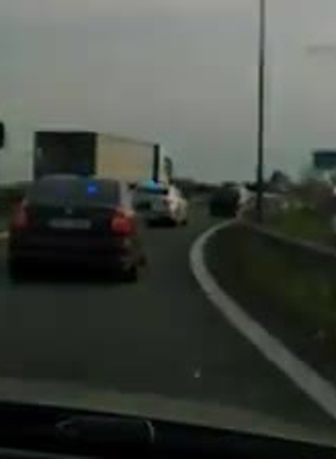 [multi] Zásah polície na lovca lebiek 1574