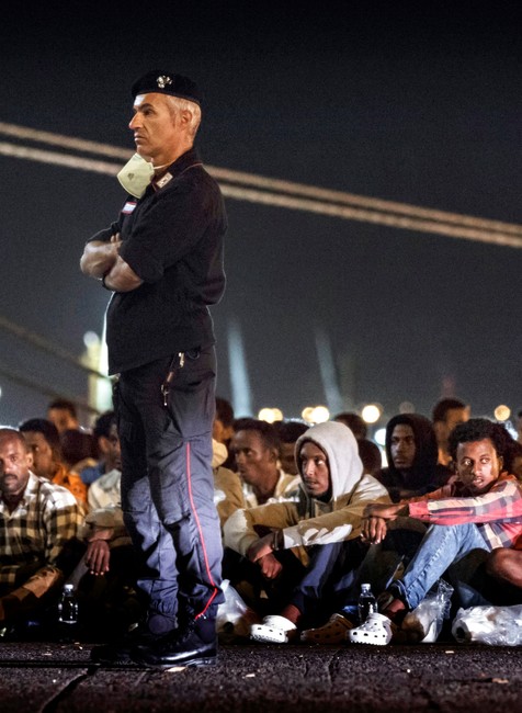 Migranti, utečenci, polícia