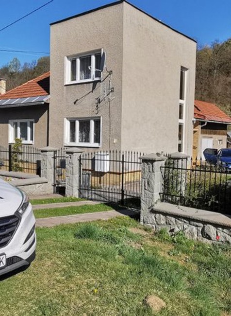 NAKA zasahuje aj u otca Kajetána Kičuru