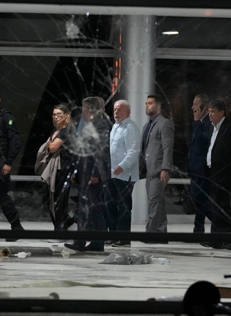 Útok na vládne budovy v Brazílii