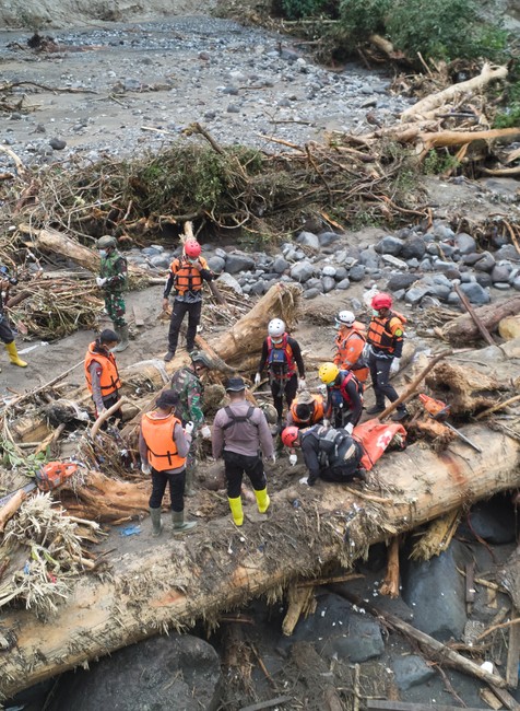 Indonesia_Extreme_Weather_Landslides877435