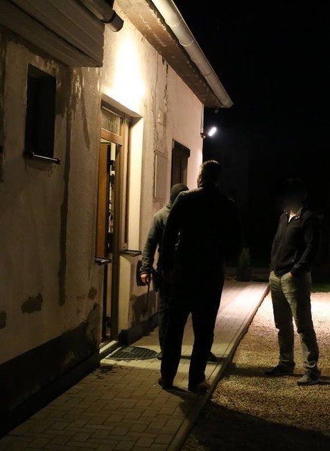 Razia Kolárovo - Polícia zatýkala podozrivých z vraždy Kuciaka, medzi zadržanými je aj expolicajt