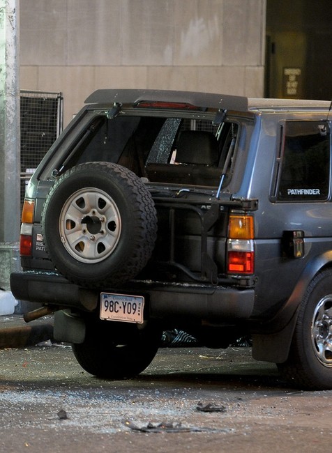 Times Square-Policajní vyšetrovatelia zaisťujú dôkazy na terénnom vozidle