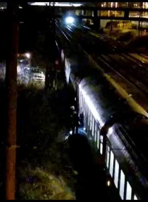 Tragédia v Bratislave: pod koľajnicami skončil človek