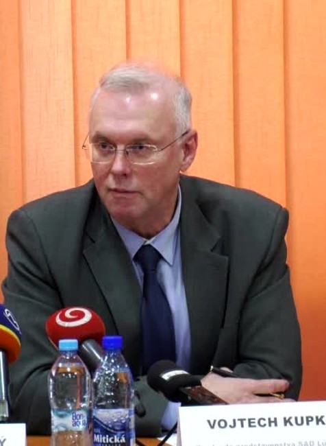 [multi] Spor o autobusovú dopravu v Banskobystrickom kraji naberá na intenzite 204