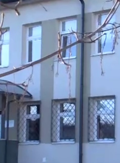 Matke priložil nôž na krk