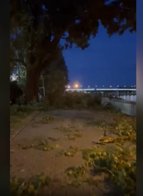 Búrka v BA