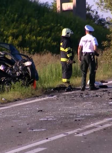 [multi] Tragická nehoda pri Košiciach. Vodič predbiehal taxík a čelne sa zrazil s kamiónom 256