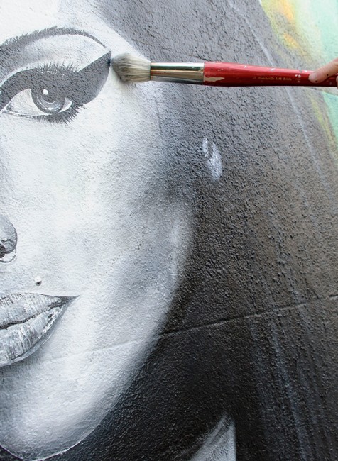 Britain_Amy_Winehouse_Memorial_-86403324b3c5448c8cc39485e5300722