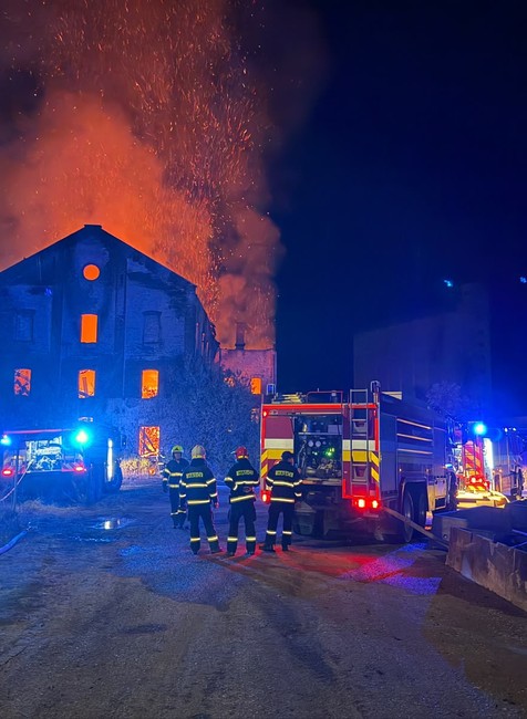 Požiar historickej budovy v Plešivci