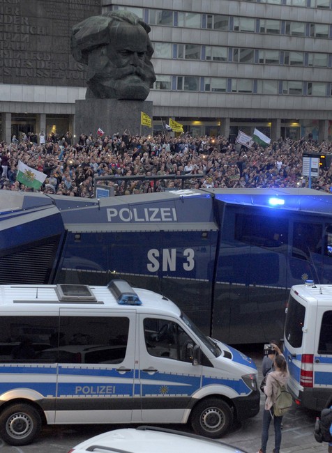 Protest krajnej pravice v nemeckom meste Chemnitz