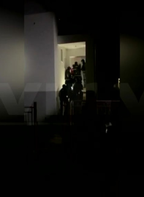 [multi] Zábery zo zásahu kukláčov NAKA: Zadržať mali známeho advokáta 17869