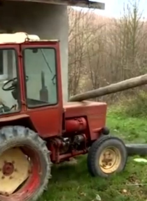 Brutálny príbeh zanedbávania. Deti jedli z misky so psom a namiesto slov vrčali