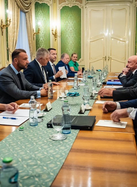Rokovanie premiéra Fica a akcionárov obchodných spoločností JESS, a.s., JAVYS, a.s. a českej energetickej spoločnosti ČEZ, a.s.