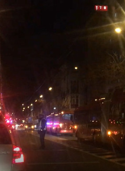 Vážna nehoda v centre mesta. Motorkár v nemocnici zraneniam podľahol