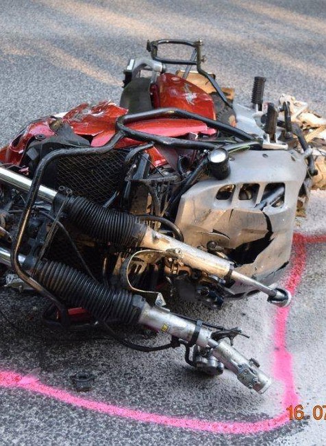 Nehoda motorky s dodávkou za Radošinou 