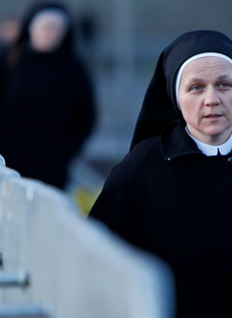 Mníška, Pilsudski námestie, Varšava